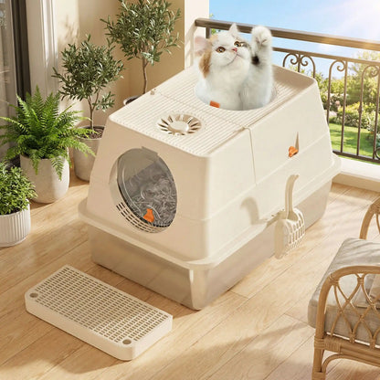 Litière chat fermée beige dans balcon