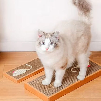 griffoir pour chat plat avec chat beige